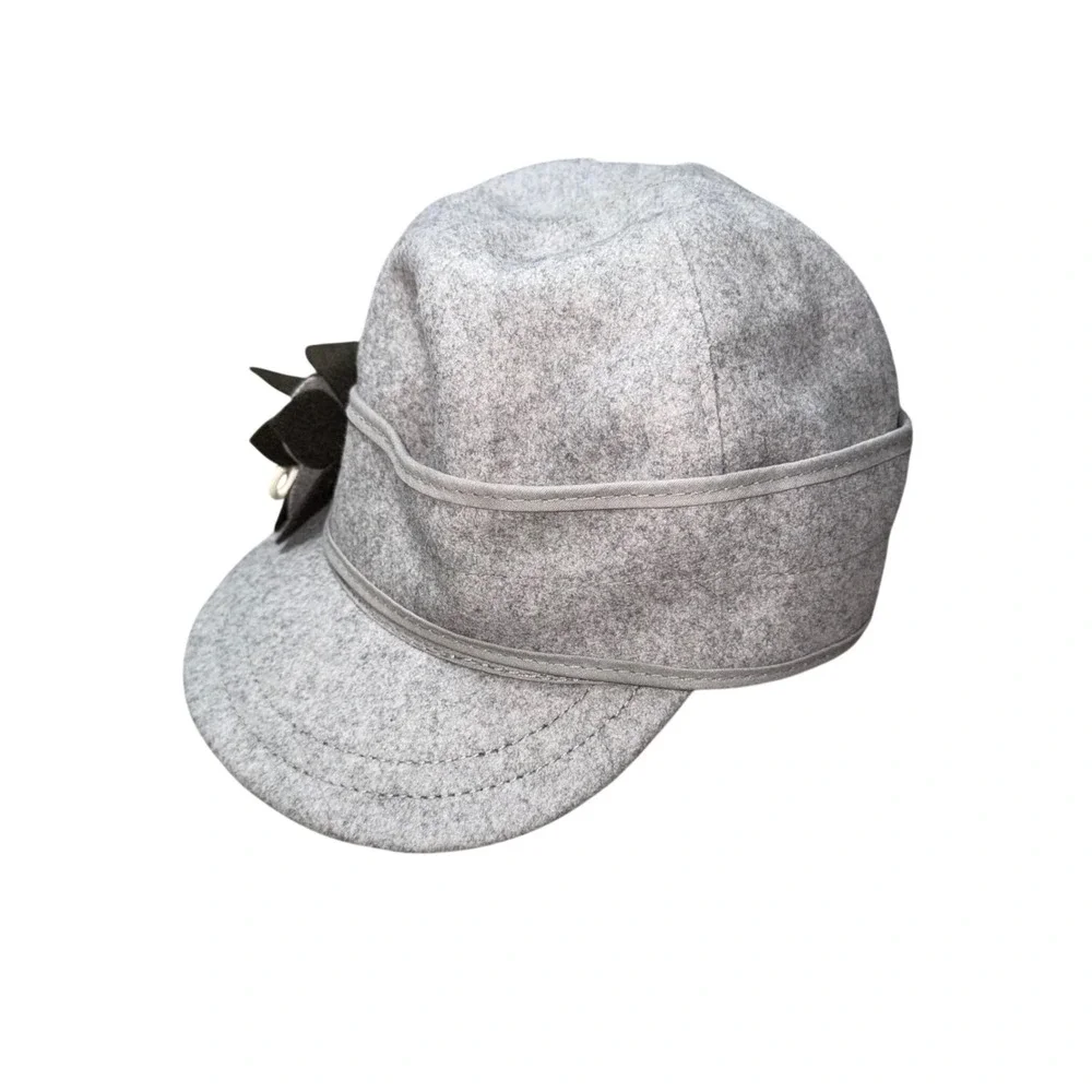 Stormy Kromer Petal Cap Women Size 7 Gray Wool Blend Excellent Ear Flaps USA